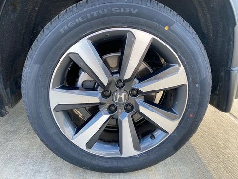 Certified 2025 Honda Pilot Touring image 26