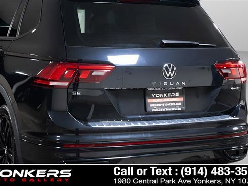 Used 2022 Volkswagen Tiguan SE R-Line image 28