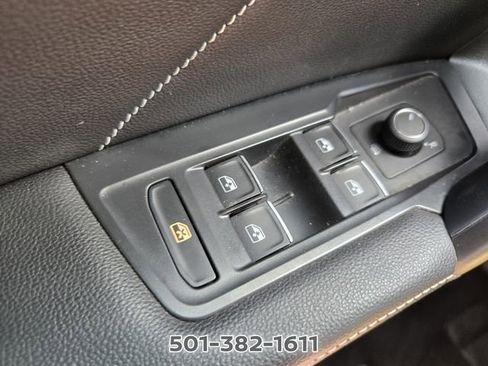 Used 2022 Volkswagen Tiguan SE FWD image 32