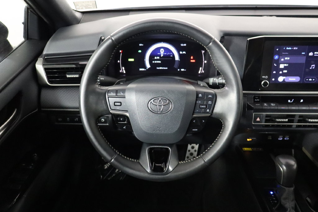 Used 2025 Toyota Camry SE FWD image 7