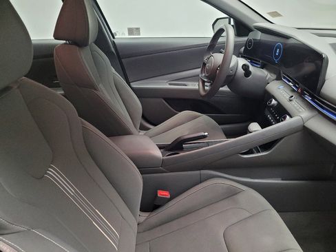 Used 2024 Hyundai Elantra SEL image 21