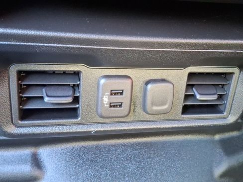 Used 2021 Chevrolet Silverado 1500 RST image 11