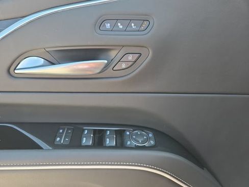 Certified 2023 Cadillac Escalade Sport w/ LPO, ONYX Package AWD/4WD image 18