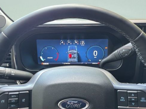 Used 2025 Ford F250 Lariat w/ Black Appearance Package image 11