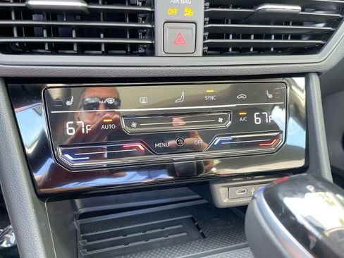 New 2025 Volkswagen Jetta SE image 44