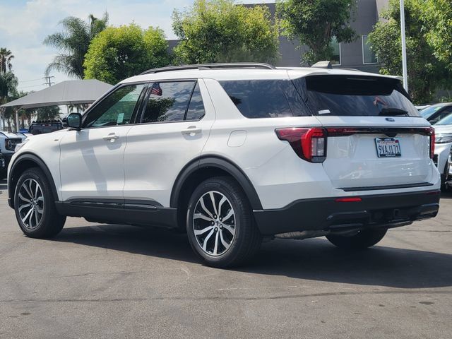 Used 2025 Ford Explorer ST-Line w/ Premium Package RWD image 2