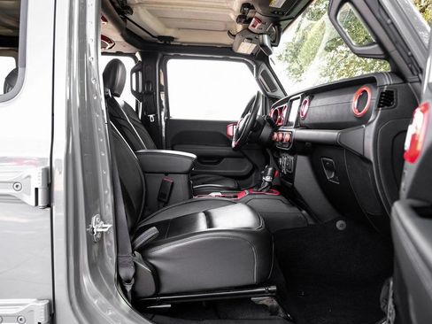 Used 2022 Jeep Wrangler Unlimited Sahara w/ Cold Weather Group AWD/4WD image 46