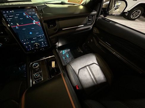 Used 2023 Ford Expedition Max Platinum image 11