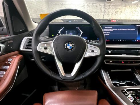 Used 2024 BMW X7 xDrive40i AWD/4WD image 8