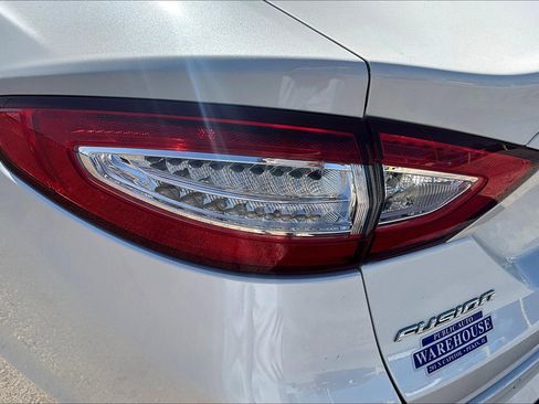 Used 2016 Ford Fusion SE w/ Equipment Group 202A image 28