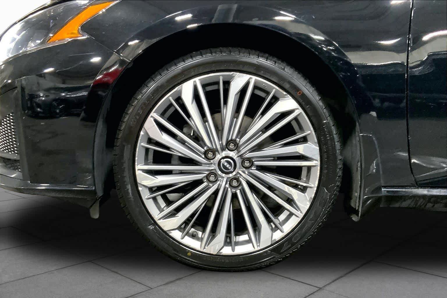 Used 2023 Nissan Altima 2.5 SL AWD/4WD image 11