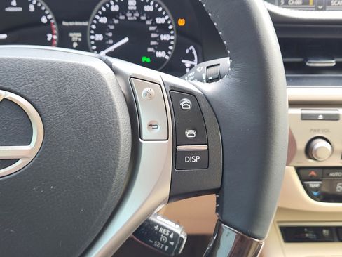 Used 2015 Lexus ES 350 w/ Luxury Package FWD image 10