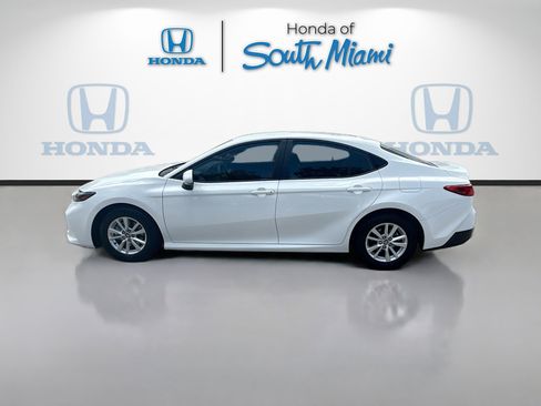 Used 2025 Toyota Camry LE FWD image 4