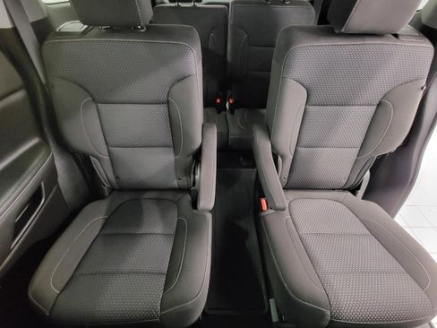 Used 2023 GMC Acadia SLE w/ Driver Convenience Package image 24