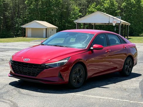 Used 2022 Hyundai Elantra SEL FWD image 7