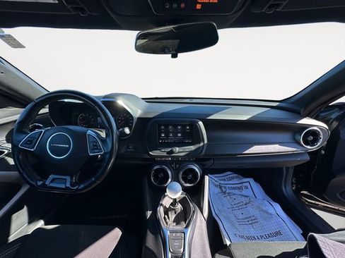 Used 2020 Chevrolet Camaro LT RWD image 10