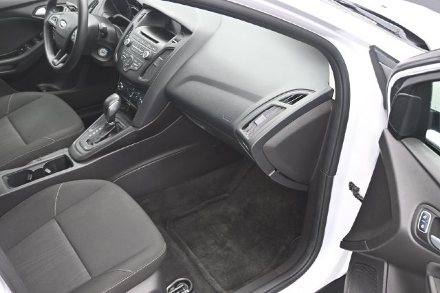 Used 2017 Ford Focus SE FWD image 9