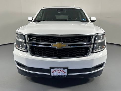 Used 2018 Chevrolet Tahoe LT RWD image 2