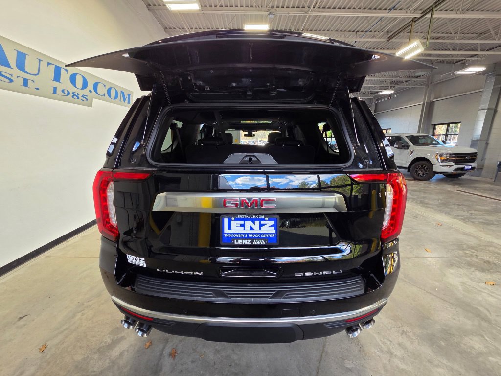 Used 2022 GMC Yukon XL Denali AWD/4WD image 10