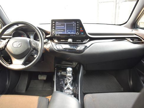 Used 2019 Toyota C-HR XLE FWD image 13
