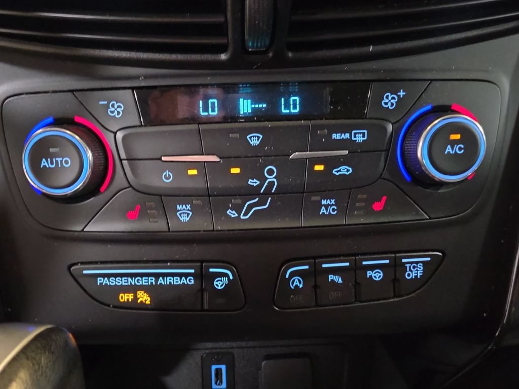 Used 2017 Ford Escape Titanium w/ Equipment Group 301A AWD/4WD image 21
