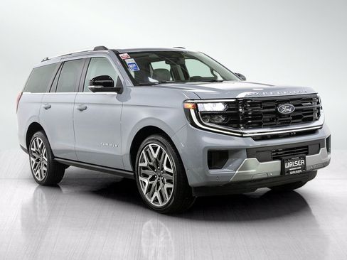 Used 2025 Ford Expedition Platinum w/ Platinum Ultimate Package AWD/4WD image 7
