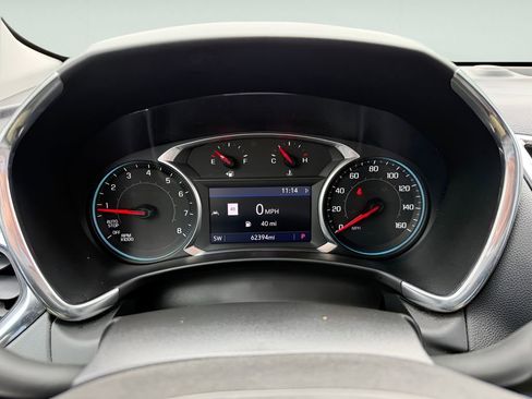 Used 2020 Chevrolet Equinox LT FWD image 23