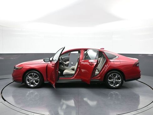 Certified 2024 Honda Accord EX image 43