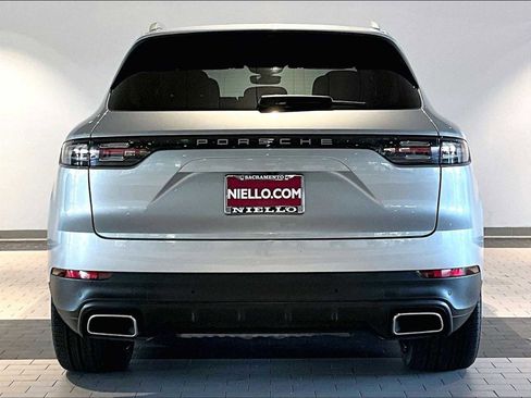 Used 2023 Porsche Cayenne image 9
