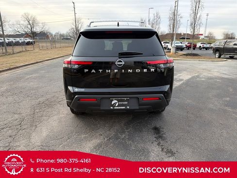 Certified 2025 Nissan Pathfinder SV image 8