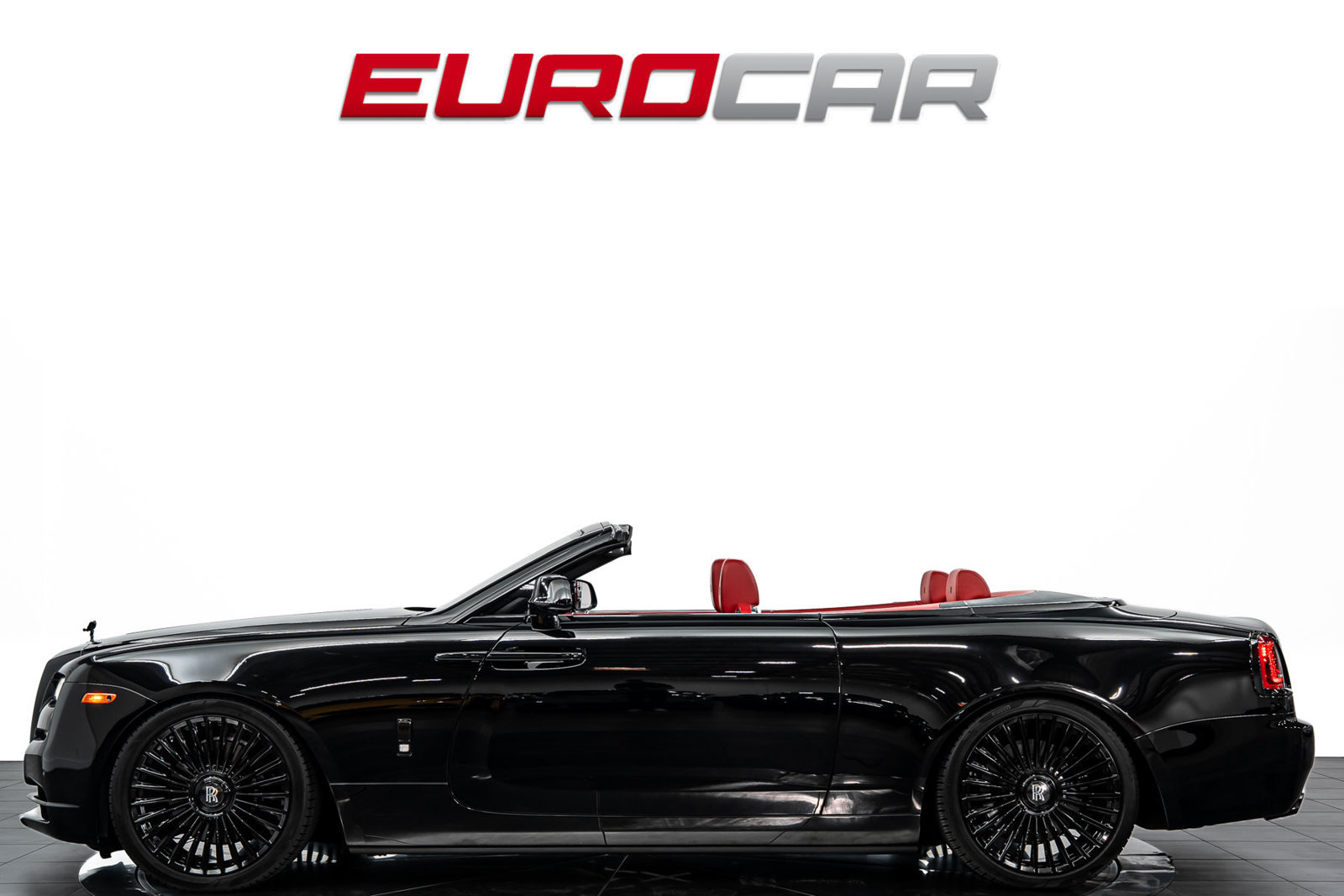 Used 2018 Rolls-Royce Dawn RWD image 2