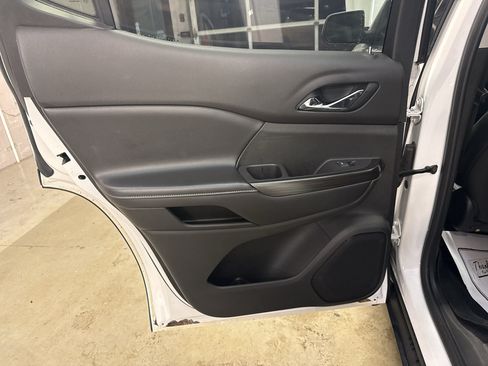 Used 2019 GMC Acadia SLT w/ LPO, Floor Liner Package AWD/4WD image 31