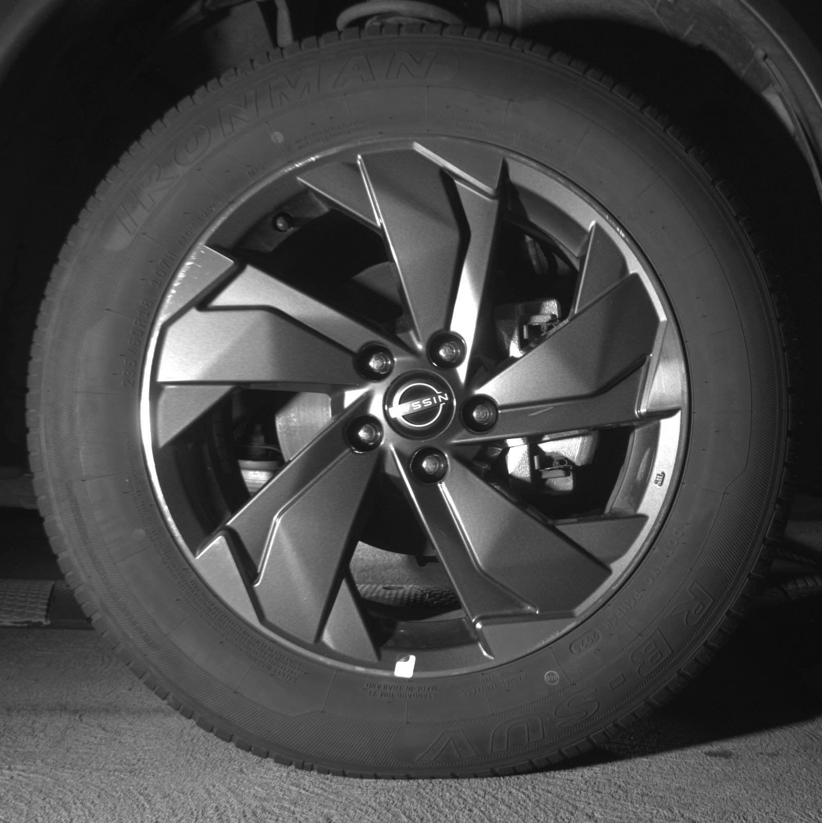 Used 2025 Nissan Rogue SV FWD image 15