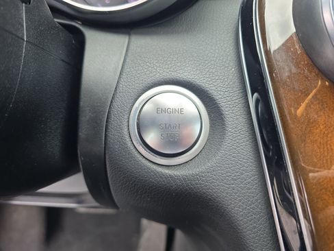 Used 2018 Mercedes-Benz C 300 4MATIC Sedan image 25