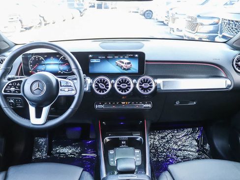 Used 2021 Mercedes-Benz GLB 250 image 12
