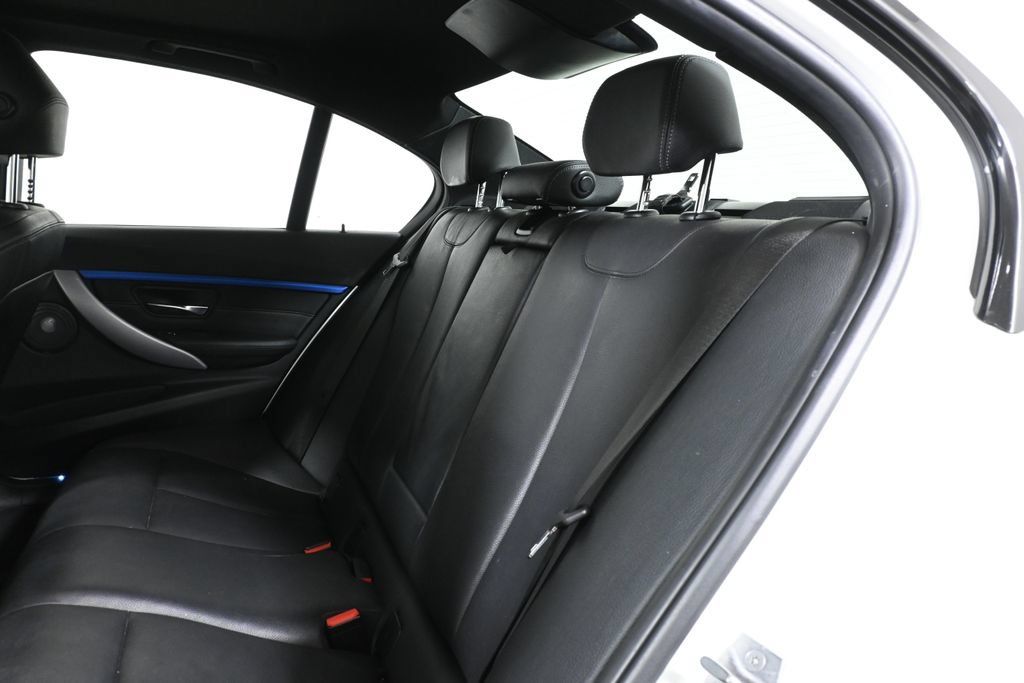 Used 2018 BMW 340i xDrive Sedan AWD/4WD image 6