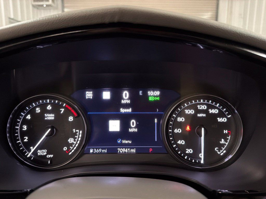 Used 2022 Cadillac XT5 Premium Luxury w/ Technology Package AWD/4WD image 28
