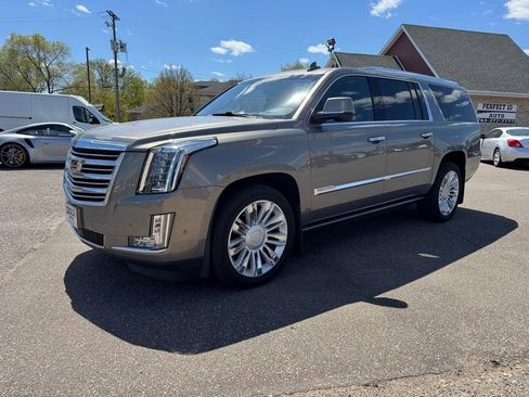 Used 2019 Cadillac Escalade ESV Platinum AWD/4WD image 10