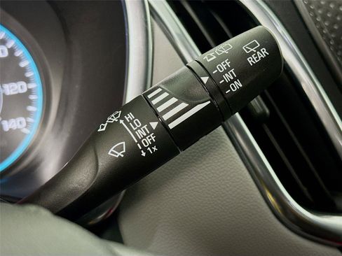 Used 2021 Chevrolet Equinox LS w/ LS Convenience Package image 6