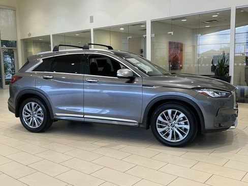 Certified 2025 INFINITI QX50 Luxe w/ Accent Package AWD/4WD image 5