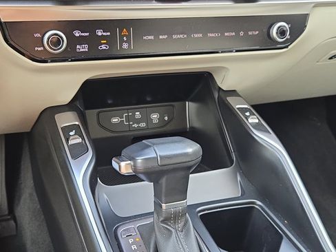Certified 2025 Kia Sorento S FWD image 63