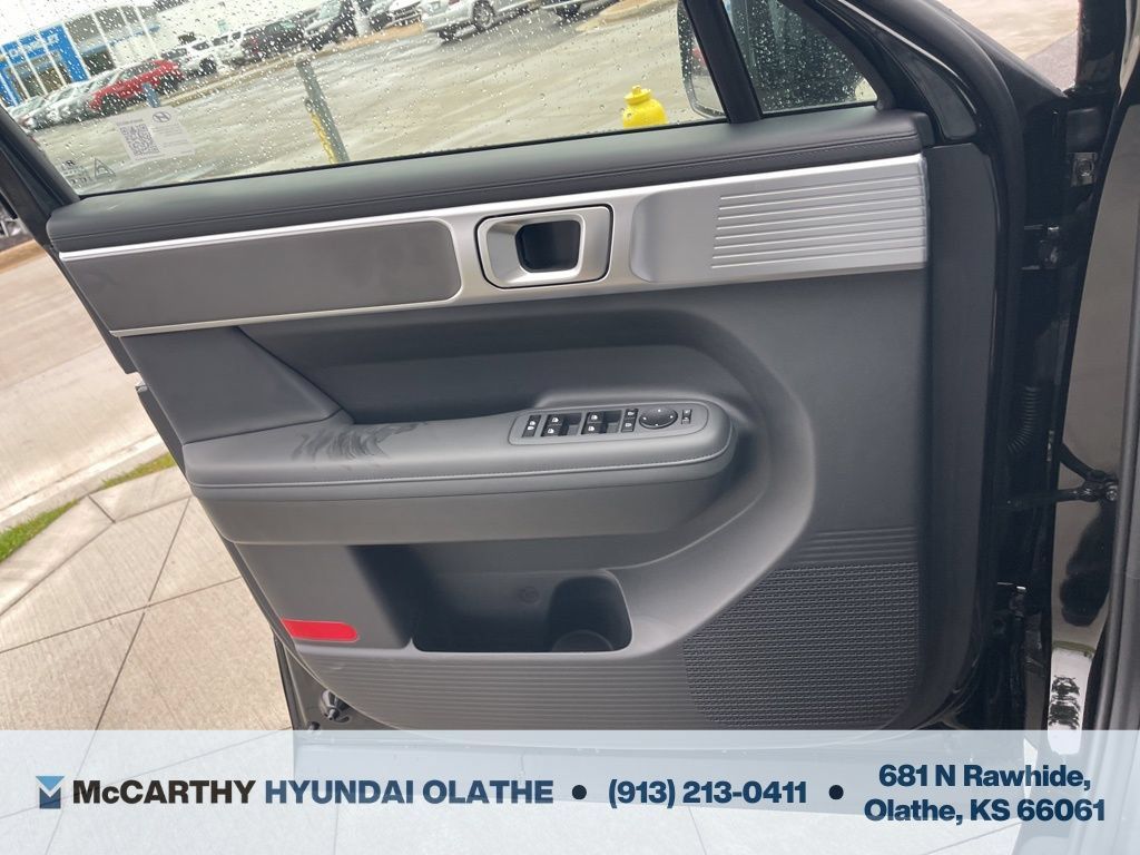 Used 2026 Hyundai Santa Fe SEL AWD/4WD image 32