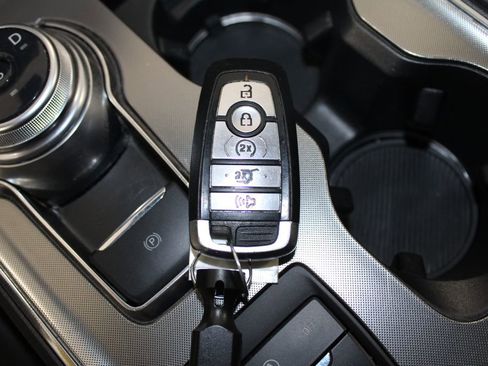 Used 2022 Ford Edge Titanium image 55