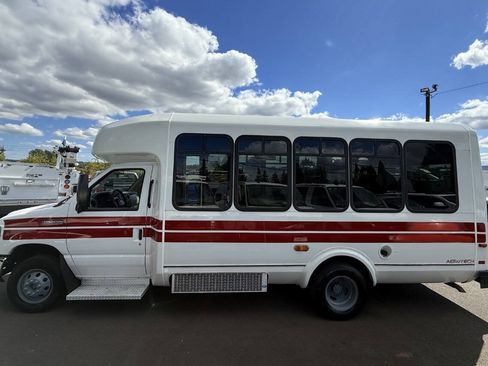 Used 2016 Ford E-450 and Econoline 450 Super Duty w/ Shuttle Bus Prep Package RWD image 8