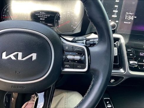 Used 2023 Kia Sorento S w/ Panoramic Sunroof Package FWD image 11