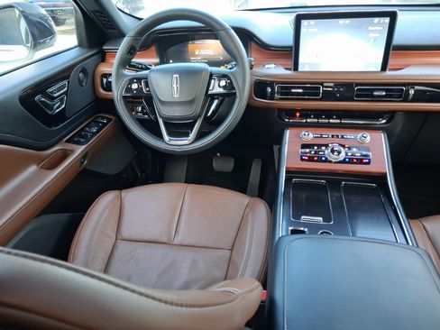 Certified 2023 Lincoln Aviator Reserve w/ Elements Package Plus RWD image 8