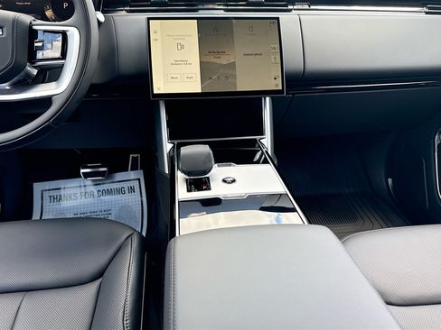 New 2026 Land Rover Range Rover Long Wheelbase SE AWD/4WD image 19
