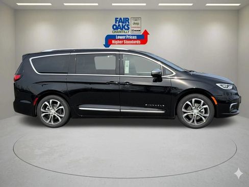 New 2026 Chrysler Pacifica Pinnacle FWD image 5