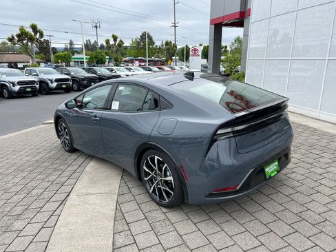 New 2026 Toyota Prius Plug-In Hybrid FWD image 3