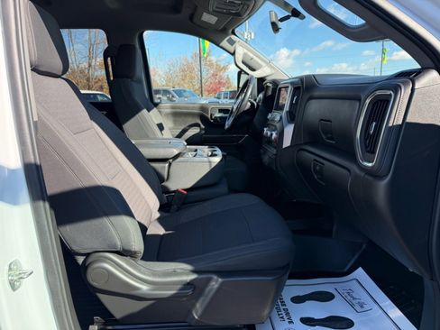 Used 2022 GMC Sierra 2500 SLE w/ SLE Value Package; image 11